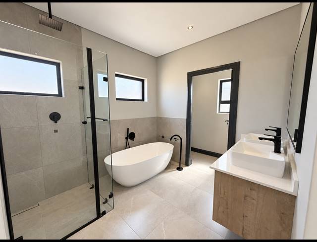 4 BEDROOM FREEHOLD FOR SALE IN FOUNTAINBROOK ESTATE